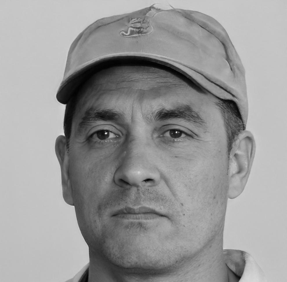 Retrato profesional de Aitor Mendizabal